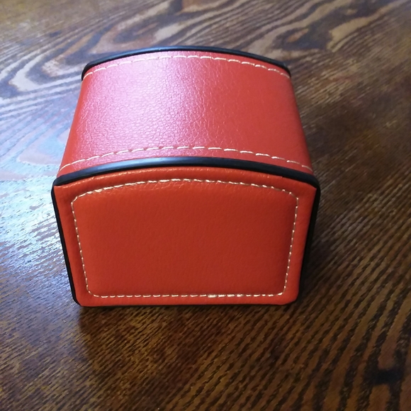 Beautiful New silver Stainless steel big face watch with a beautiful custom box - Picture 4 of 4